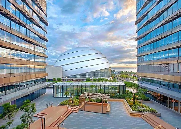 Lanson Place Mall Of Hotel 4*